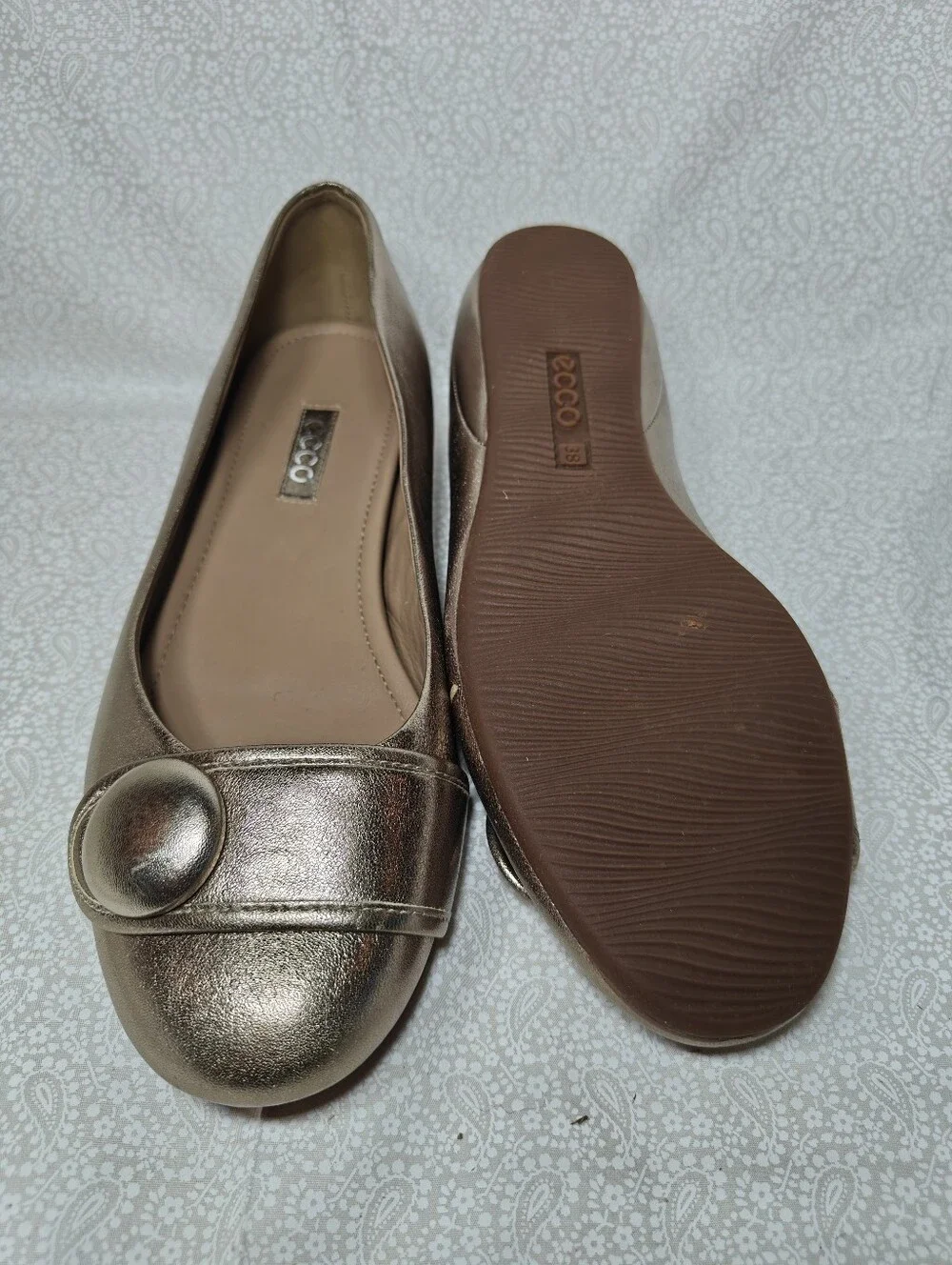 ECCO Women's Owando Button Light Metallic Gold Slip On Flats Comfort Women 7-7.5